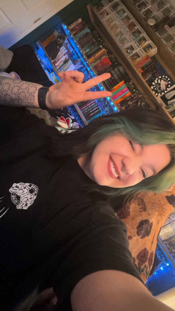 ChloesWashed's tweet photo. Going live at 5:30 EST with the 3rd day of Charity streams for Living the Dream Foundation!! 

Donate via https://t.co/uwrVewCMuM or with BITTIES 🖤 https://t.co/99Yi9qzTFD