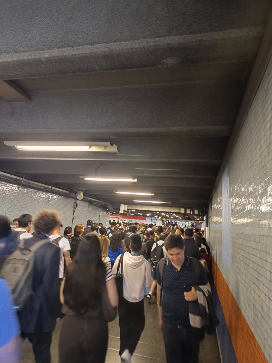 MajoSaravia81's tweet photo. @metrodesantiago Pedro de Valdivia ahora https://t.co/ZAvu5KquYy