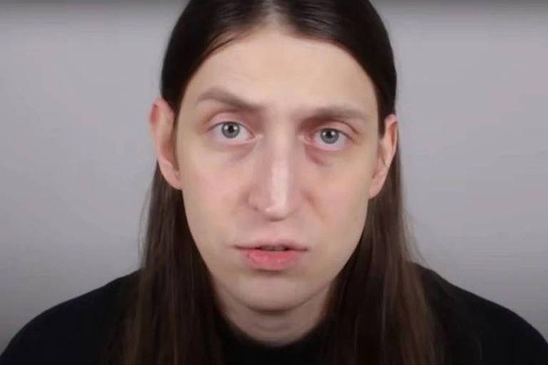 Não é o Léo Lins tweet media