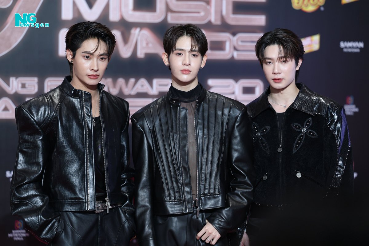 NGnewsgen's tweet image. "เจมส์-ติวเตอร์-ยิม" วง " DEXX " ร่วมเดิน pink carpet ในงานประกาศรางวัล "TOTY AWARDS SHINING FORWARD THAI MUSIC 2025 "

#DEXXth #JAMESSU_DEXX 
#TUTOR_DEXX #YIM_DEXX
#TOTY2025xDMDMusic
#TOTY2025
#TotyMusicAwards