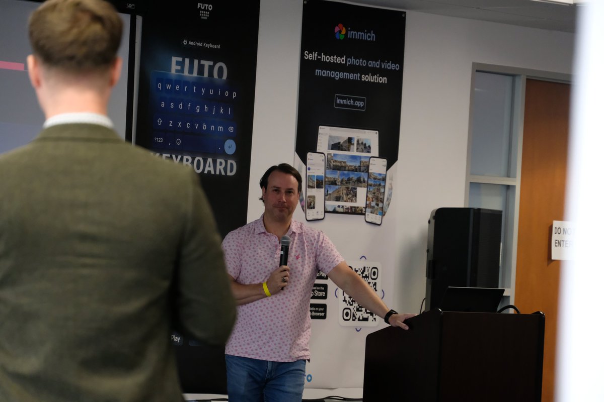 Daniel Cook tweet media