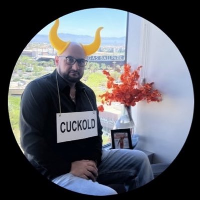 OrangeInYourAss's tweet photo. Cuck supreme https://t.co/elZ9AJBgjN