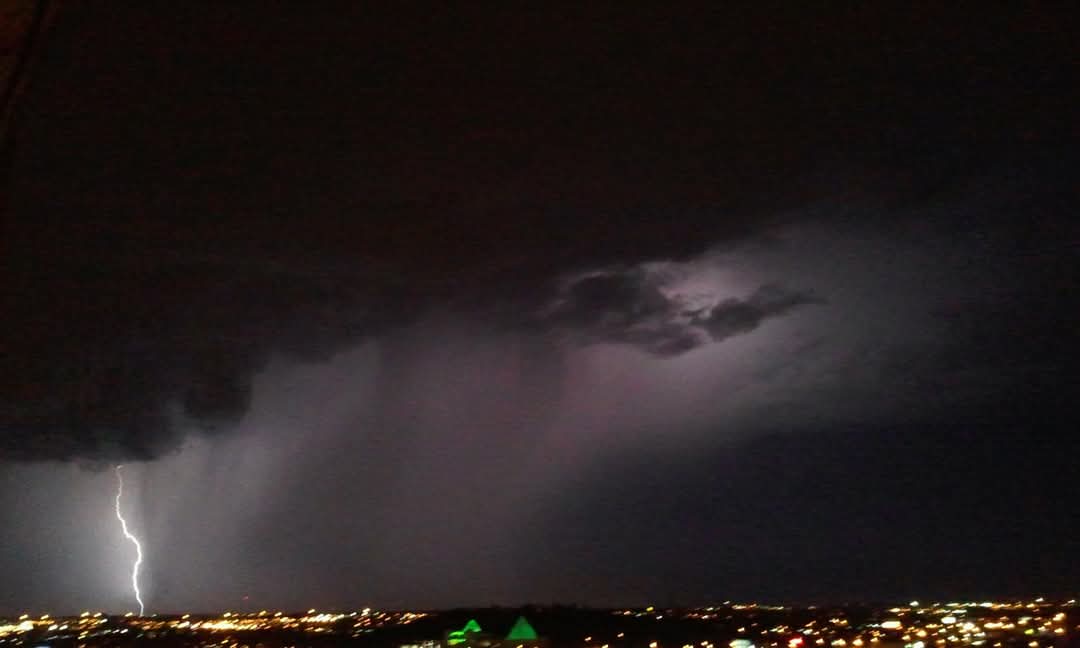 HeatherCramsie's tweet photo. I took this photo from the Gulch on St. Patty's day back in 2012. Never gets old! @NashSevereWx https://t.co/3sDiZ9N7wj