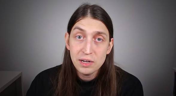 🗞️Felca rebate críticas após sua isenção diante a aprovação da lei que leva seu nome:

"Não tenho todo o tempo do mundo para responder bobagens como essa. Estou ocupado procurando mais contas com CP. Ano que vem preciso postar mais um vídeo sobre após uma análise bem profunda..."