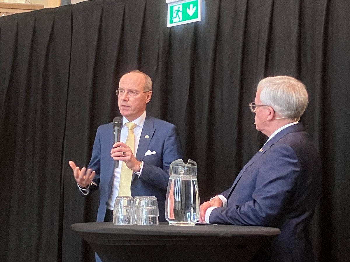 Karel Burger Dirven tweet media