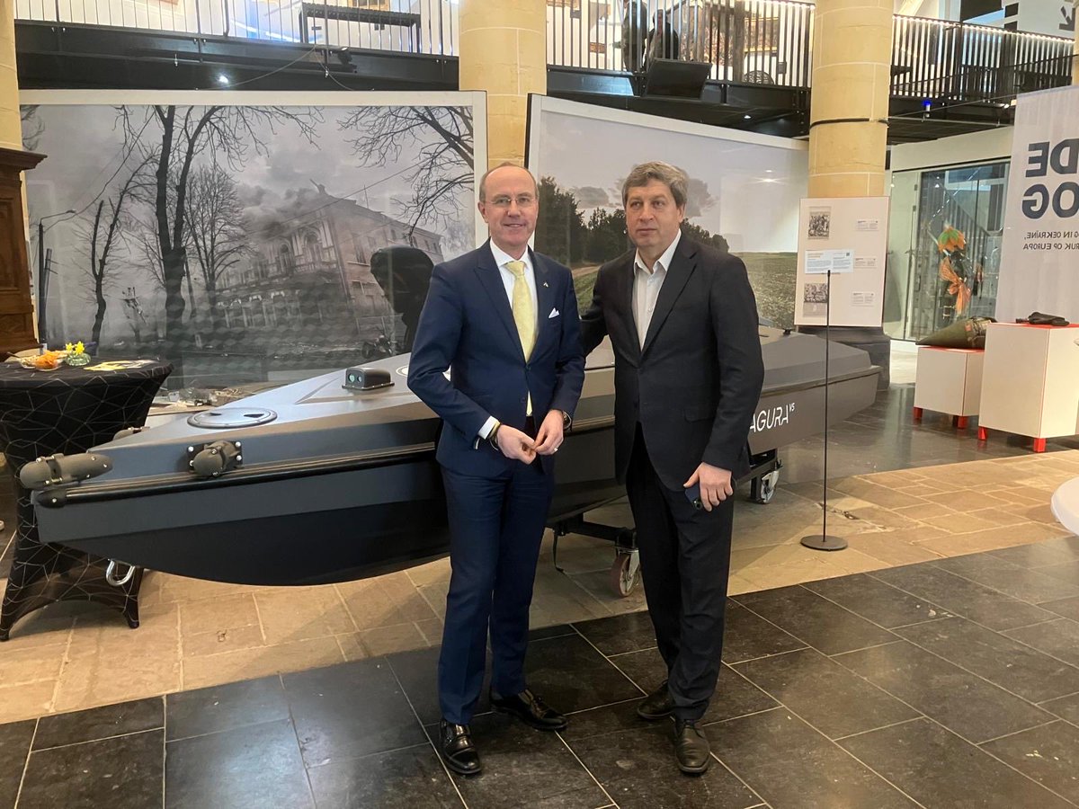 Karel Burger Dirven tweet media