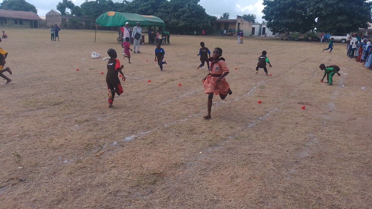 adewolaadekunl1's tweet image. Agbala Children enjoyed football, relay races, skipping, sack race &amp;amp; tug of war today! ⚽🏃‍♂️ Joy everywhere as our kids laughed and played. Thank you our amazing daddies &amp;amp; mommies for always showing up for us. God bless you richly! 💖🙌 #Joy #Gratitude #MakingMemories