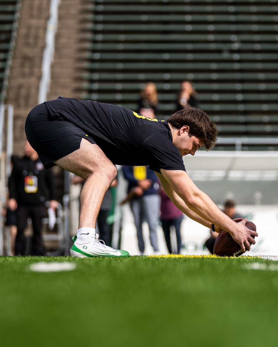 Oregon Football tweet media