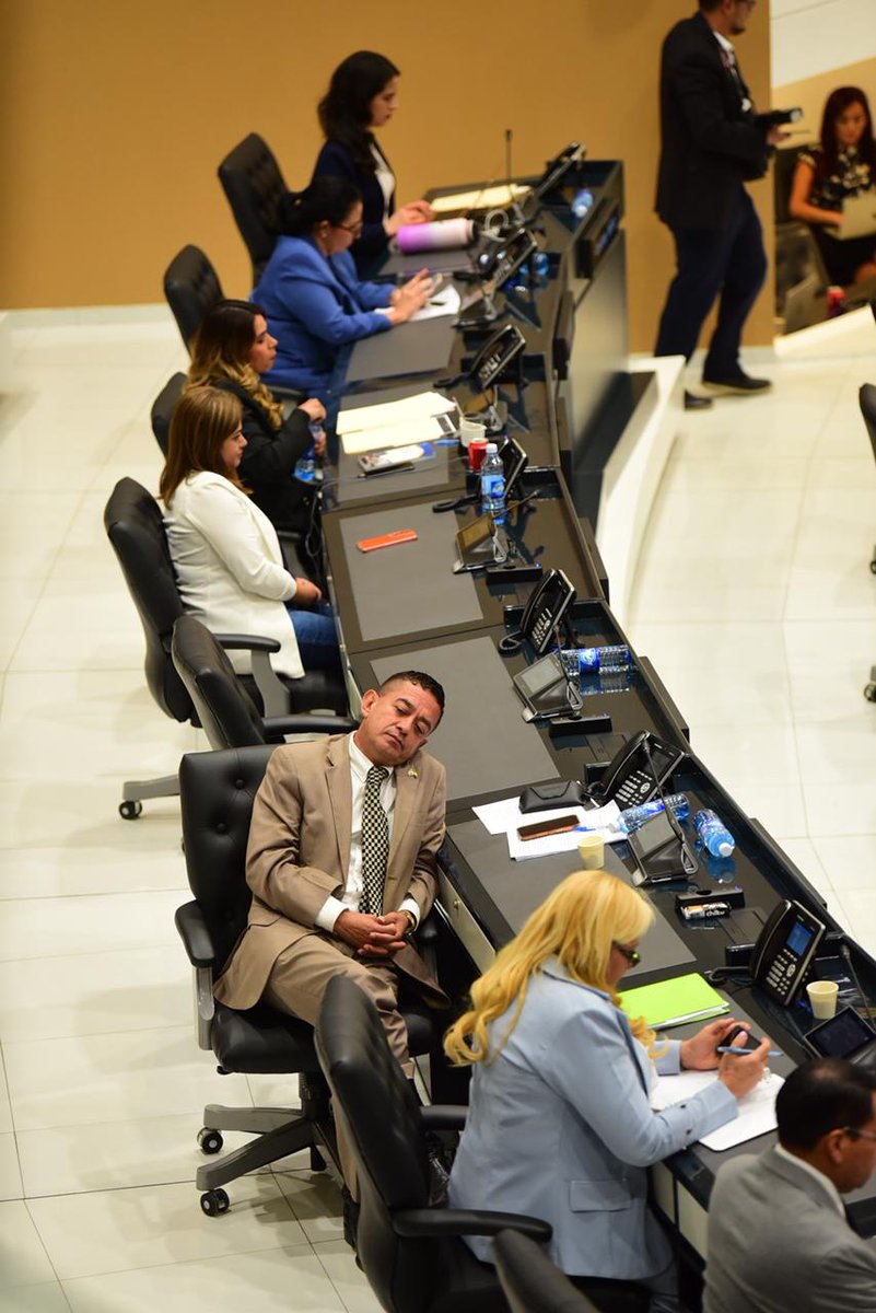 El Diario de Hoy tweet media