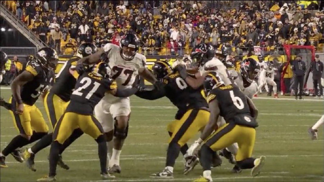 sidelinesarah tweet media