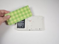 caddeine's tweet photo. @cloudofsparrows @VioletZoroark battery replacement on a 3ds is as easy as taking off the back cover. the battery is resting in a little cavity just for it and you just pop it out and replace it (the pic has a tool but u dont rly need it). it’s the easiest repair in the world and a new battery is only about $20 https://t.co/KKRqu5dZM8