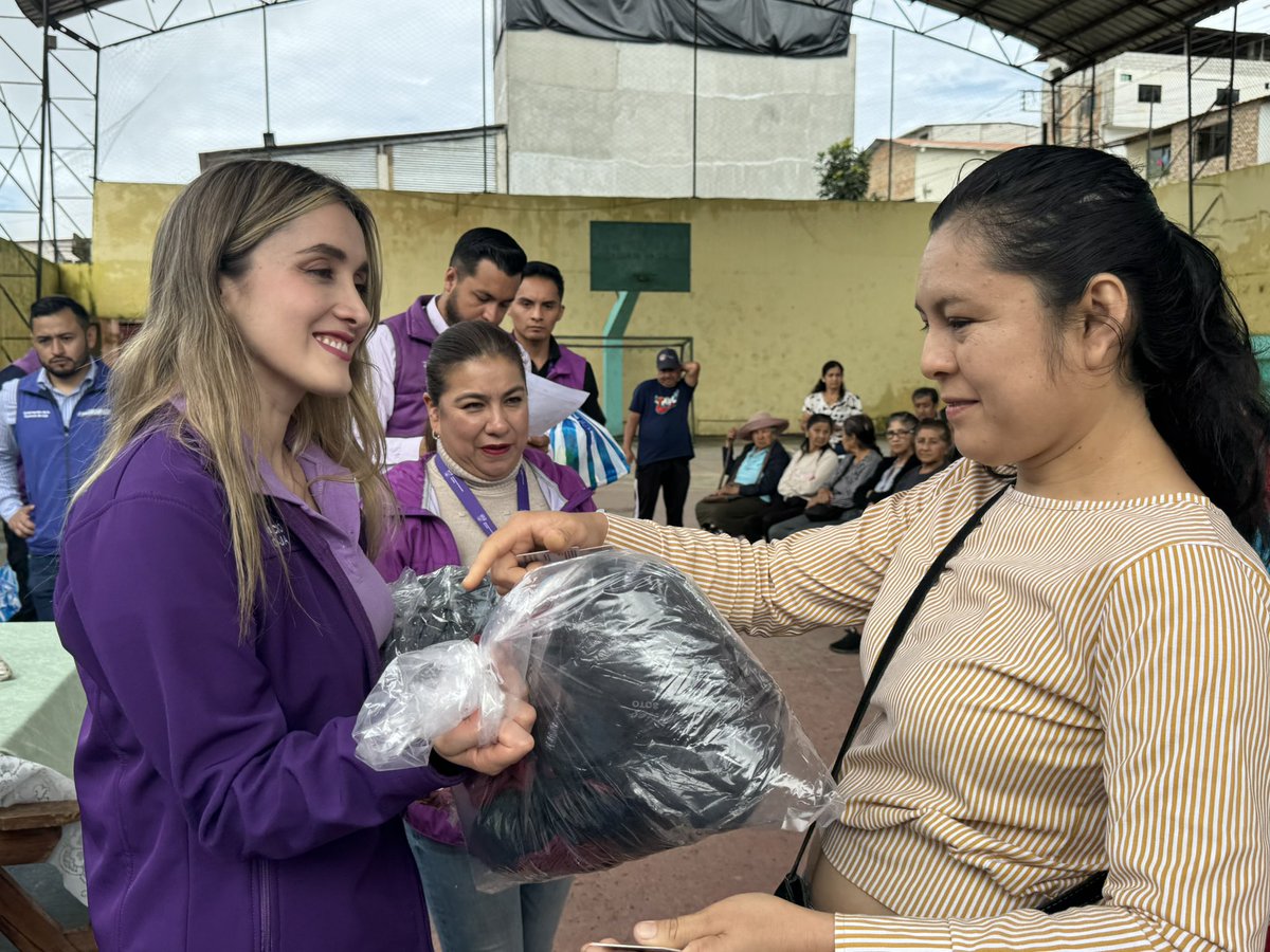 "El trabajo articulado con el equipo zonal 7 de <a href="/Riesgos_Ec/">Riesgos Ecuador</a>, <a href="/DHumanoEc/">Ministerio de Desarrollo Humano 🇪🇨</a>, <a href="/MIT_Ecuador/">Ministerio de Infraestructura y Transporte 🇪🇨</a>, <a href="/AgriculturaEc/">Agricultura, Ganadería y Pesca Ecuador 🇪🇨</a> en paralelo con <a href="/PoliciaEcuador/">Policía Ecuador</a>, <a href="/prefecturaLoja/">Prefectura de Loja</a> y gobiernos locales es vital para atender a la ciudadania" destacó la autoridad.

#ElNuevoEcuador