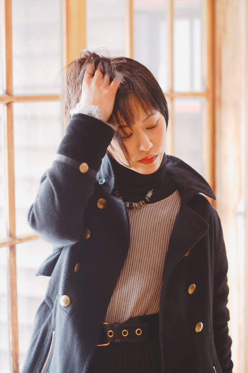 静かな部屋
やわらかな光のなかで。

翠さん
<a href="/midorixmh/">翠(みどり)</a> 
#ポートレート