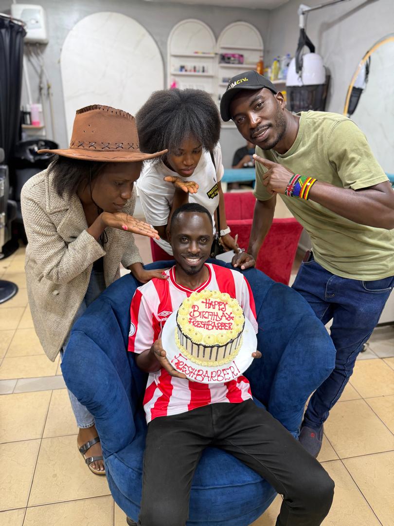 FreshbarberUg tweet media