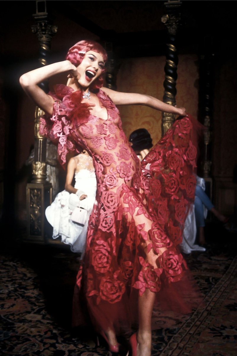 pYSLrada's tweet photo. John Galliano SS98 https://t.co/hAiUAQmy7R