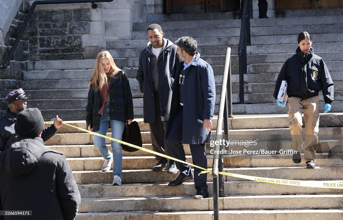 Scarlett Johansson with the cast of The Exorcist !