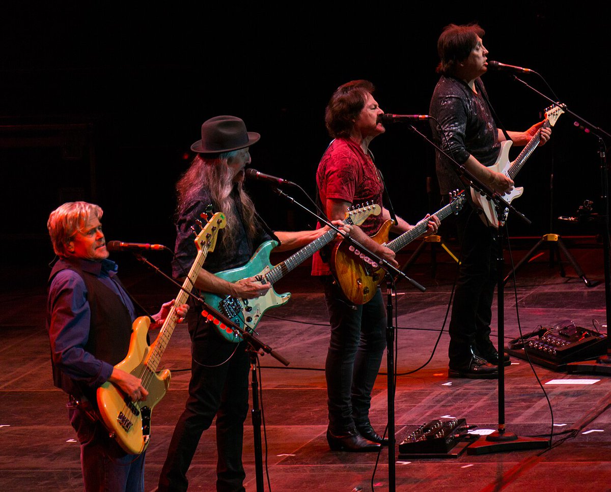 The topic is YACHT ROCK ... The Doobie Brothers, Kenny Loggins, Robbie Dupree and Jackson Browne are featured tonight on The Spotlight!

Join us at 7pm on Devo Radio!
#yachtrock #rockmusic #devoradio 

studio20.radiolize.com/public/devo_ra…