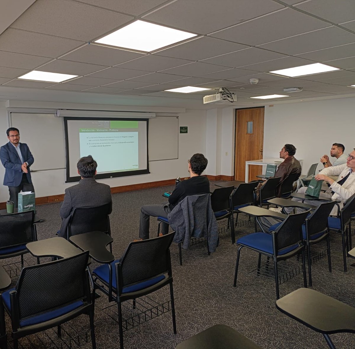 Economía UExternado tweet media