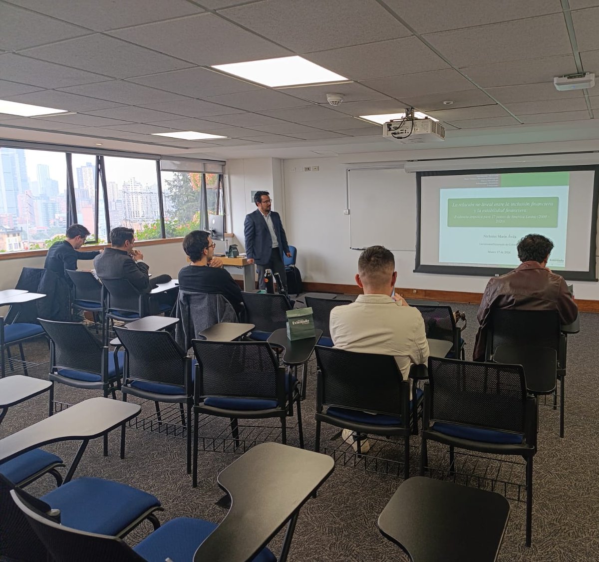 Economía UExternado tweet media