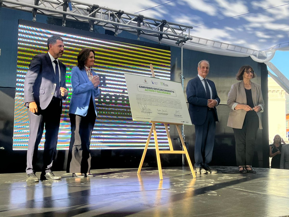 SENAMAGOB's tweet photo. Hoy damos inicio en la comuna de La Florida al programa envejecimiento activo y saludable desarrollado por la Universidad de Chile y la Universidad de Karelia de Finlandia, junto a la ministra @MinDesarrollo María Jesús Wulf y que cuenta con el apoyo de Senama https://t.co/mapBnWZLxM