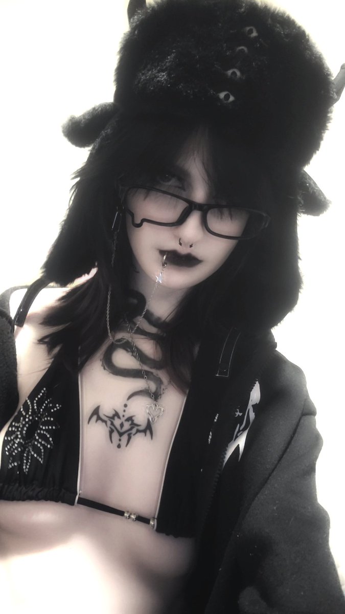 sm0ltiddym0thgf tweet media