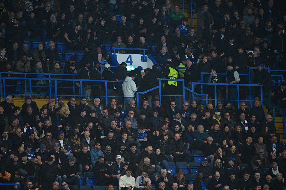Just Chelsea tweet media