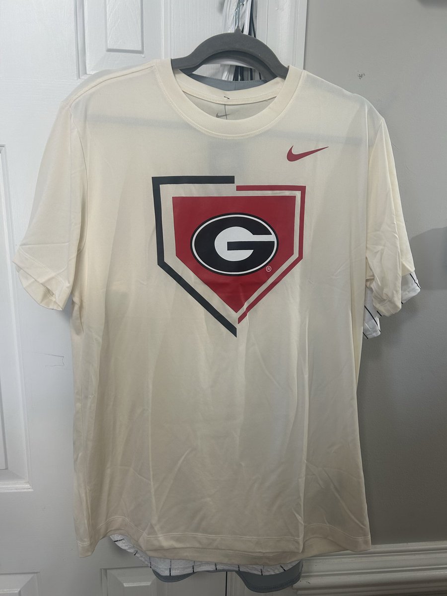 Mrs. Phillips™ tweet media