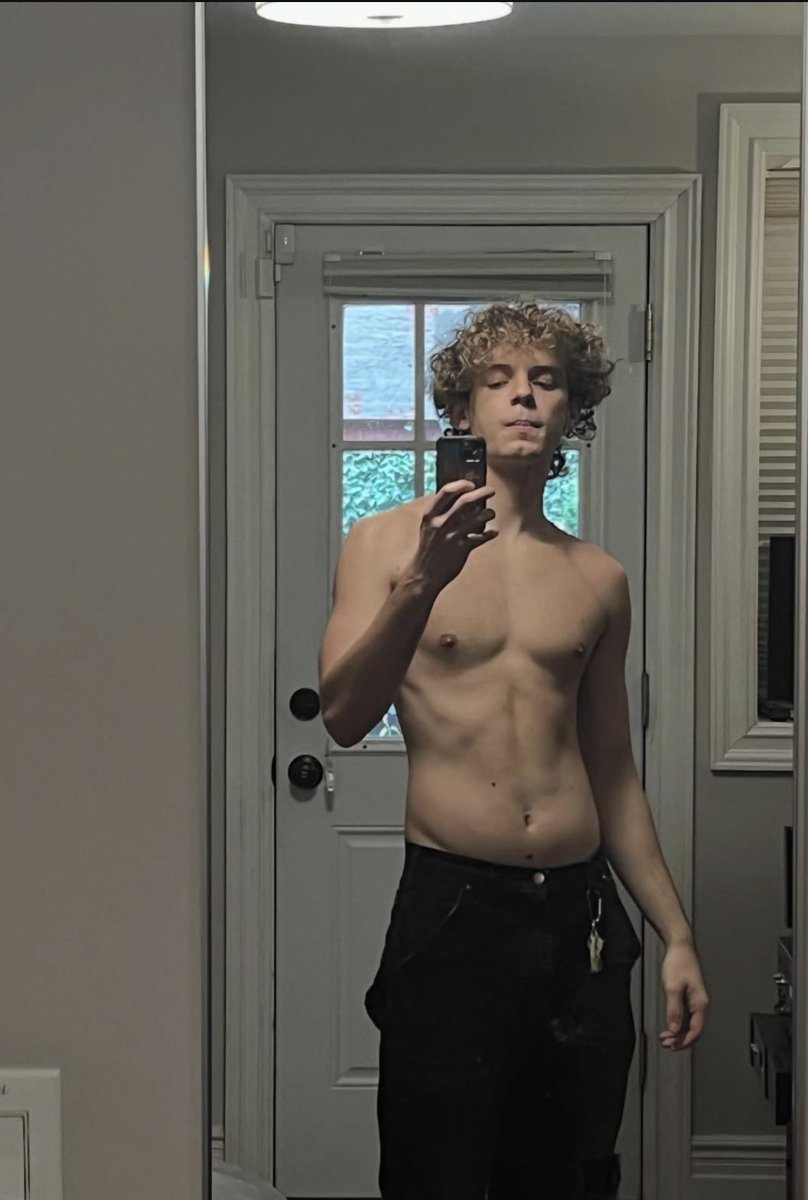 onlyjason28's tweet photo. @itsavivaxo Shoot your shot https://t.co/VOOOsO0c0Y