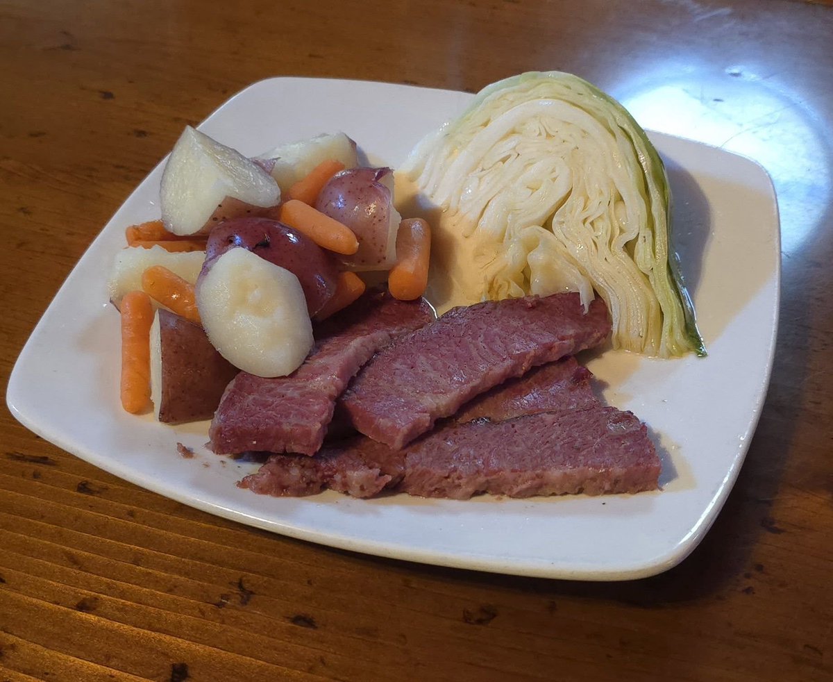 Aurora Oregon tweet media