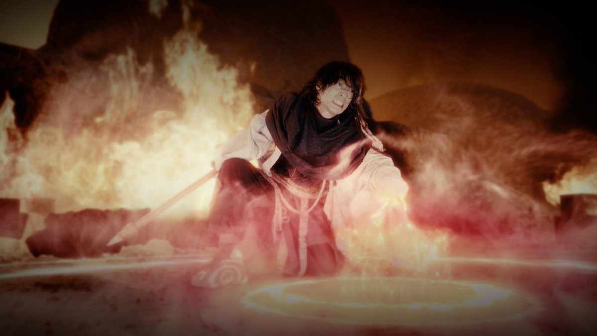 GARO_PROJECT's tweet photo. ◯━━
『#牙狼東ノ界楼』
　episode 7「砂罪」
先行場面写真公開！！
　　　　　━━━◯

時を同じくして、道外流牙とレクトルは、龍の輪廻転生の時が迫るなか、
ホラー侵攻の窮地にあるゲートを守る覚悟を決める。
 一方、水を口にした住民が暴徒と化し、火の海に包まれたサガンの街。 
#牙狼 https://t.co/4YeBtW4A28