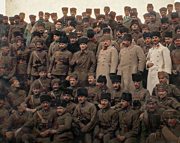 Bir avuç Türk dünyaya meydan okudu. 🇹🇷

#18MartÇanakkaleZaferi Kutlu Olsun.