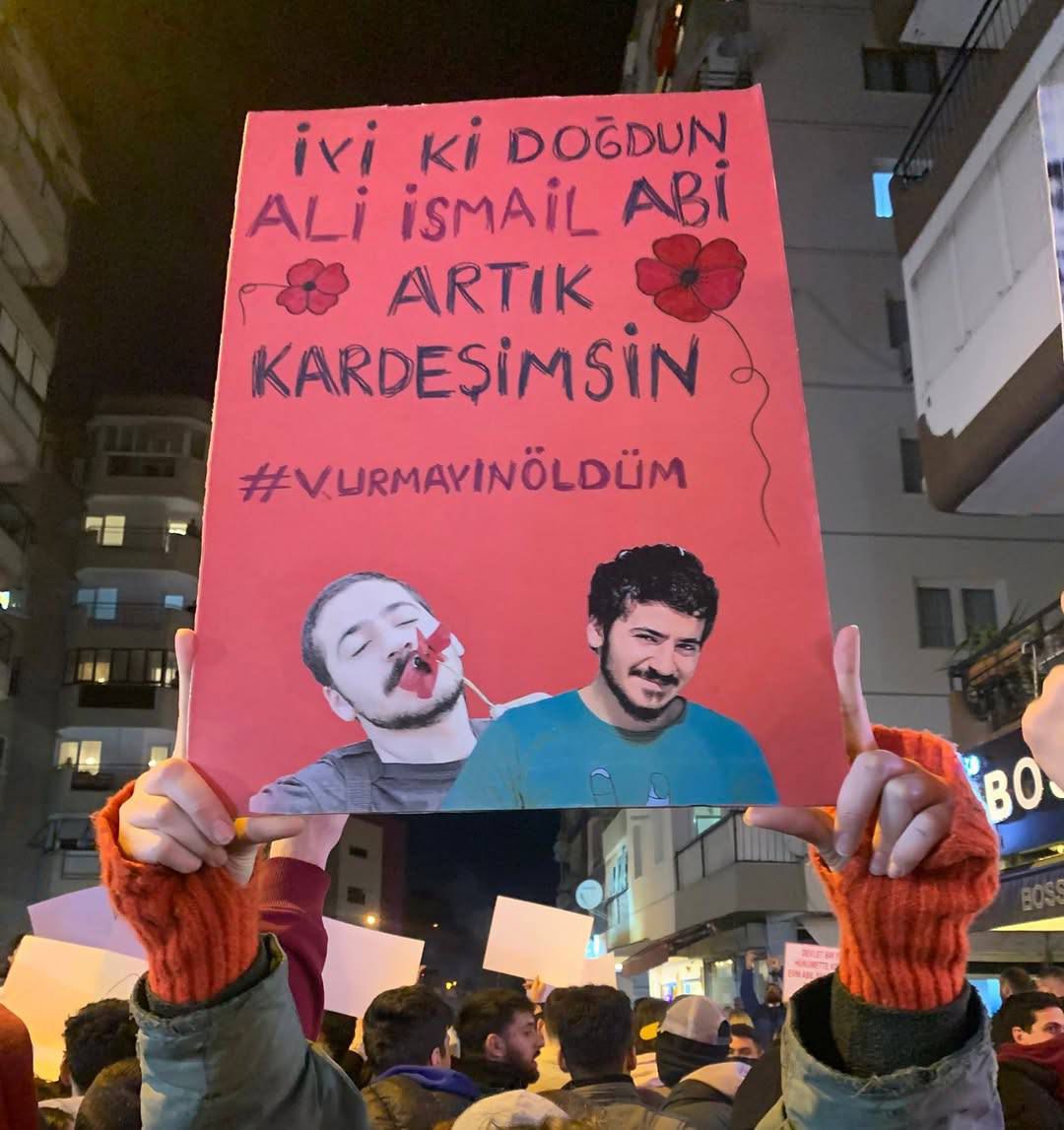 solcugazete60's tweet photo. Bugün, Gezi Direnişi'nde polisler tarafından dövülerek katledilen Ali İsmail Korkmaz'ın doğum günü. 

Yaşasaydı 32 yaşında olacaktı.

İyi ki doğdun Ali İsmail... https://t.co/hyUFJGFZDQ