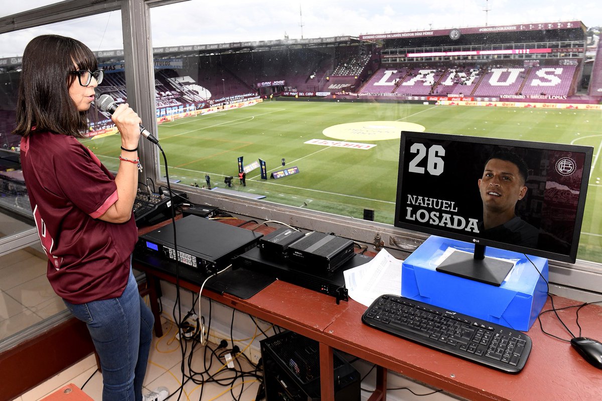 clublanus's tweet photo. Esta tarde, en el partido contra Newell’s, la locución de La Fortaleza está a cargo de Corina Marta Villa Cantones, ganadora del sorteo de la Voz del Estadio Femenina 🎙️🏟️

¡Felicitaciones, Corina! 🇱🇻🫶 https://t.co/0tFoUZlVMm