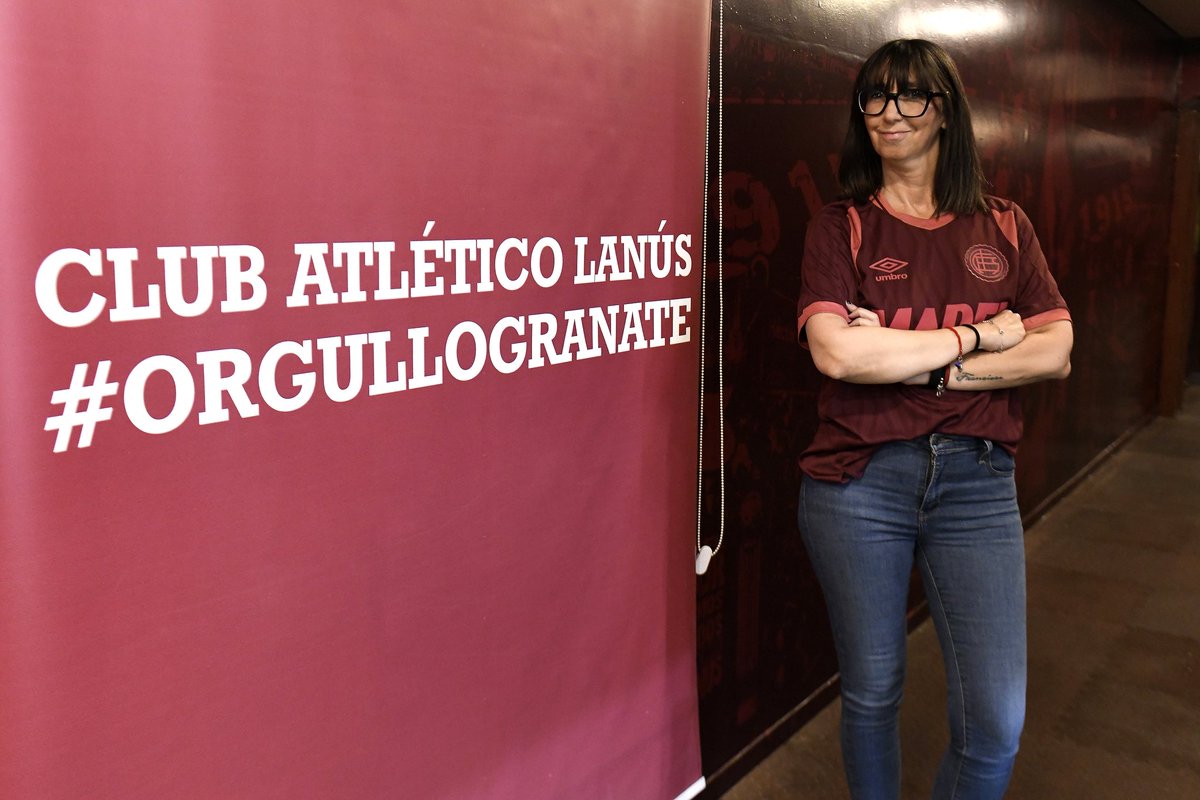 clublanus's tweet photo. Esta tarde, en el partido contra Newell’s, la locución de La Fortaleza está a cargo de Corina Marta Villa Cantones, ganadora del sorteo de la Voz del Estadio Femenina 🎙️🏟️

¡Felicitaciones, Corina! 🇱🇻🫶 https://t.co/0tFoUZlVMm