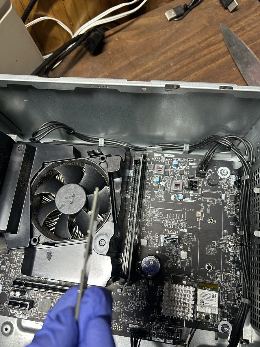 Solwyn E. Ashbourne tweet media