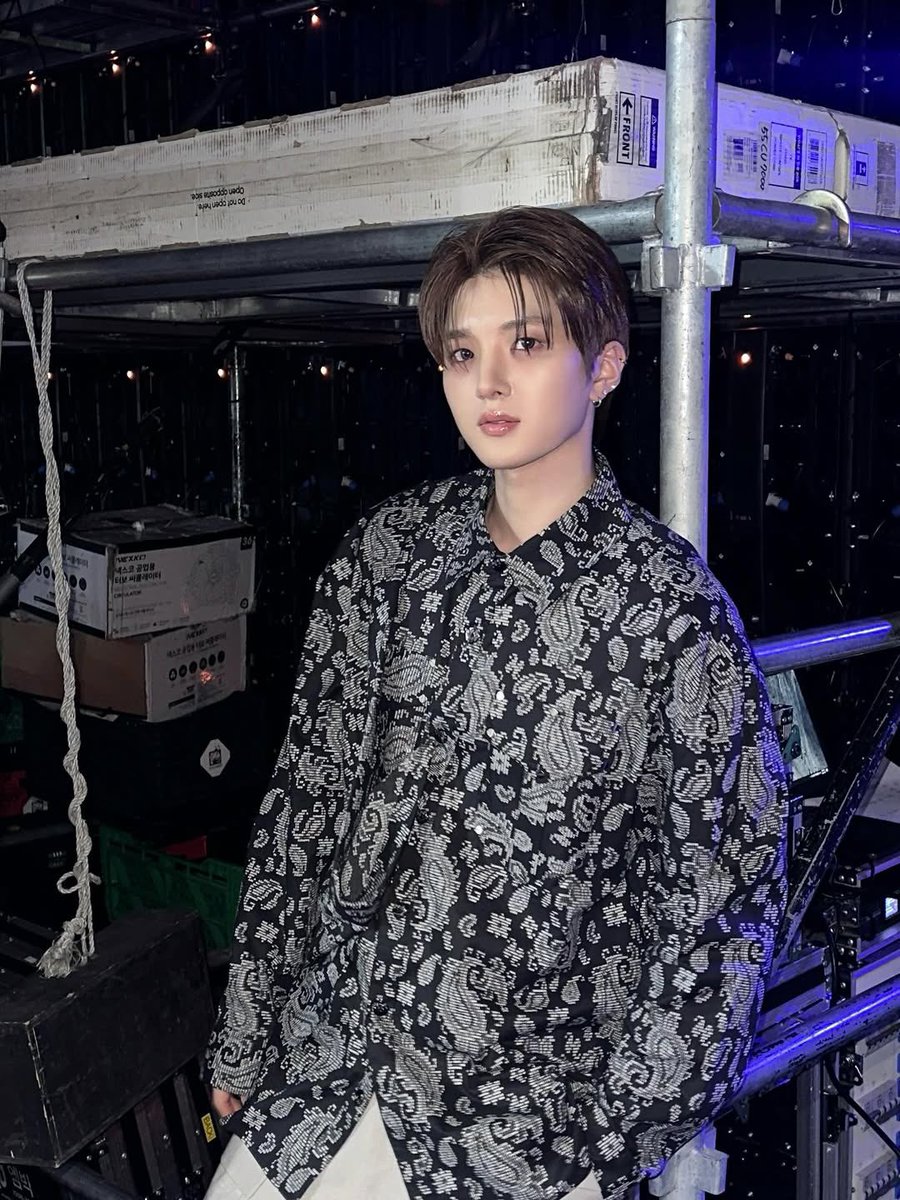 🌕| 📸 | INSTAGRAM

Traduction et photos du post de notre Hyunbin sur Instagram.🩵

©️: instagram.com/p/DV-GYqUD31M/…

#MoonHyunbin #HYUNBIN #문현빈 #싸이퍼 #CIIPHER #CPR #Pengbin🐧 #FANTASYBOYS #Y26