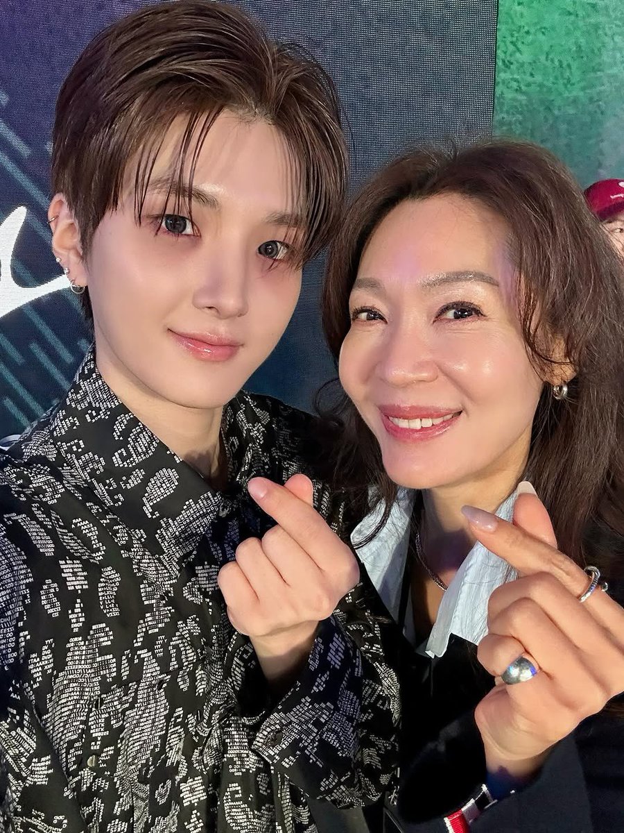 🌕| 📸 | INSTAGRAM

Traduction et photos du post de notre Hyunbin sur Instagram.🩵

©️: instagram.com/p/DV-GYqUD31M/…

#MoonHyunbin #HYUNBIN #문현빈 #싸이퍼 #CIIPHER #CPR #Pengbin🐧 #FANTASYBOYS #Y26