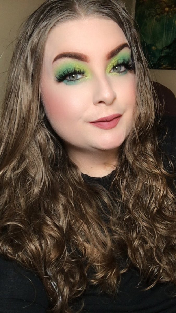 storyofshawna's tweet image. A St Patrick’s Day “wearable” eye look makeup tutorial coming soon 🥰🥰 happy st Patrick’s day (: #makeuptutorial links will be provided soon! #makeup #stpatricksday