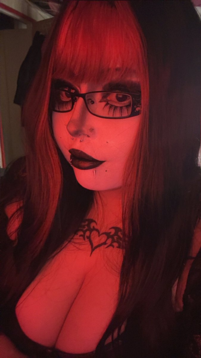 zo ˙𐃷˙ tweet media