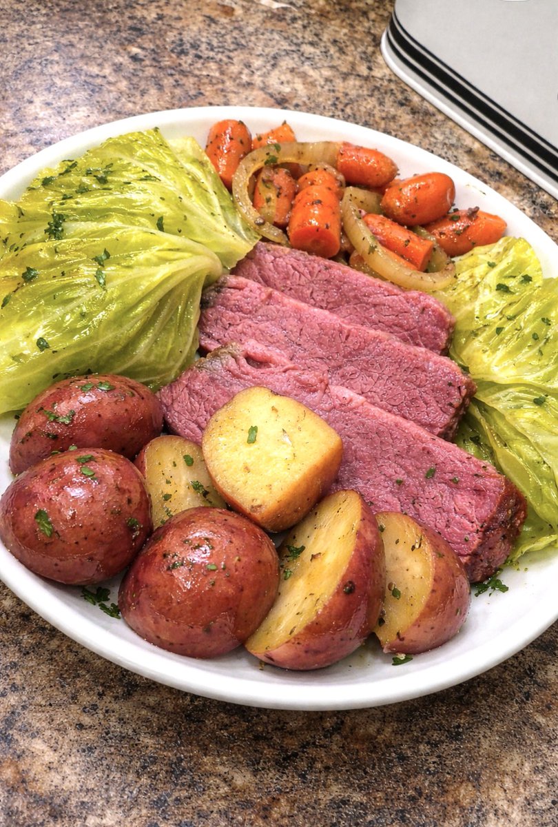 Dustin 〽️ tweet media