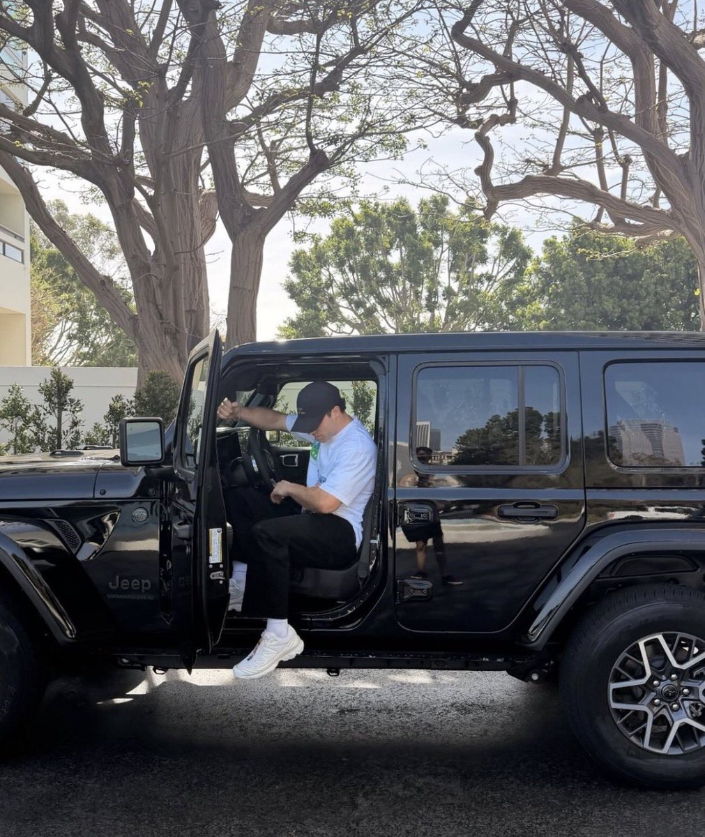 Christopher. tweet media