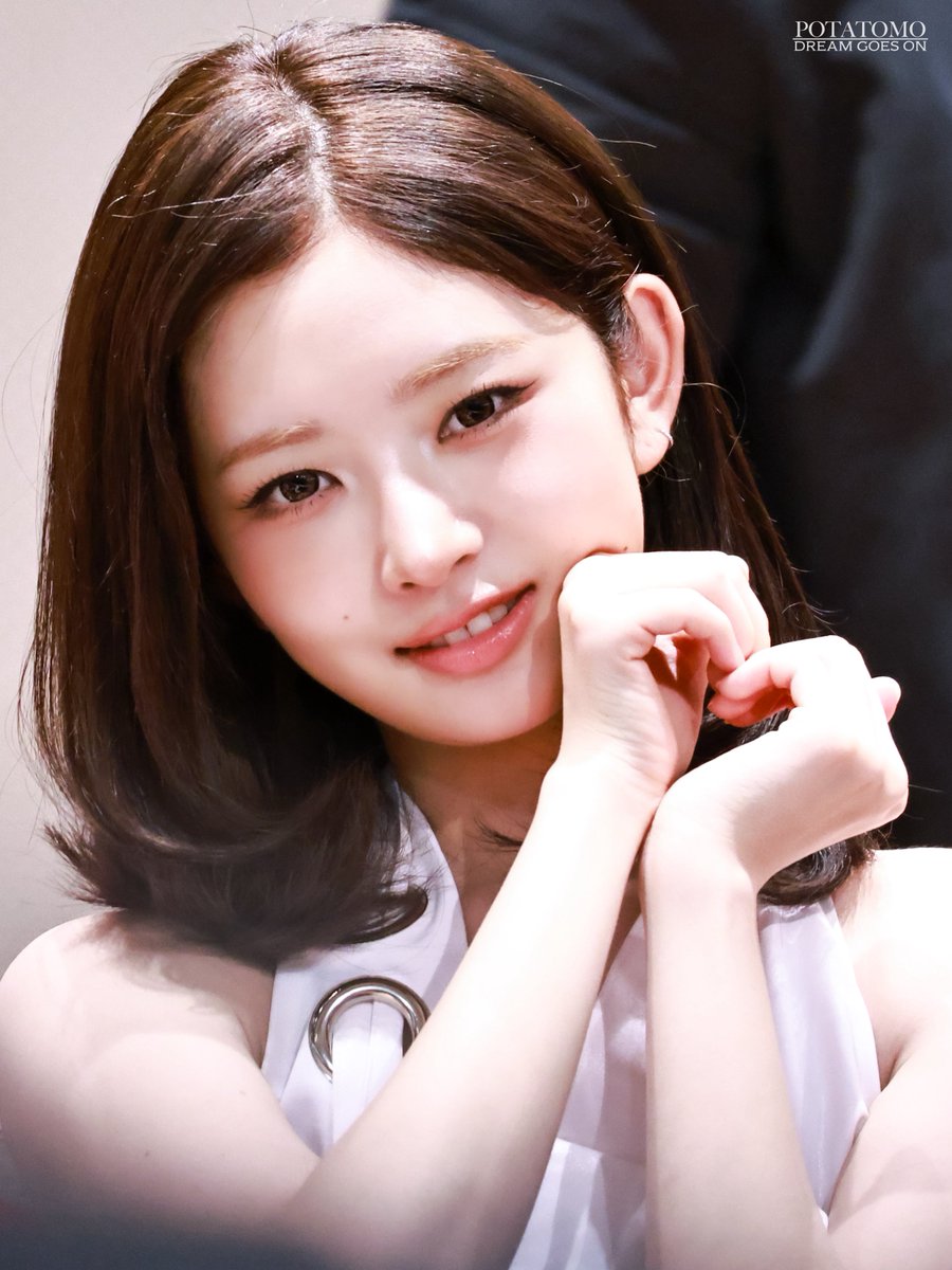 260307

( ᵒ̴̶̷̤◦ᵒ̴̶̷̤ )♡

#IVE #아이브 #アイヴ
#REI #레이 #レイ