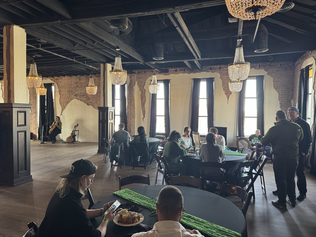 Z-104.5 The Edge tweet media