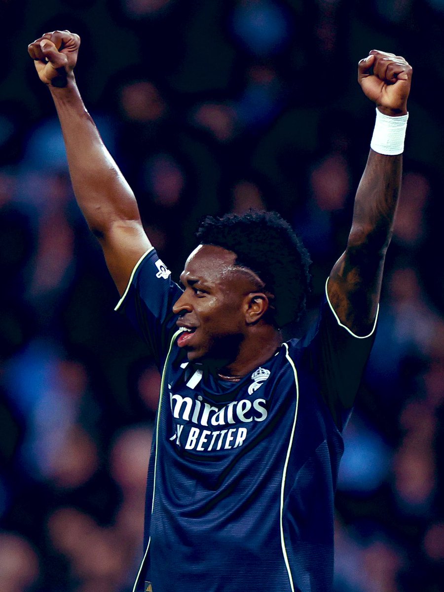 Apareciendo en momentos importantes 
No se esconde en los momentos importantes 
Vini JR ha aparecido de nuevo 
Vini JR domando a todos los equipos