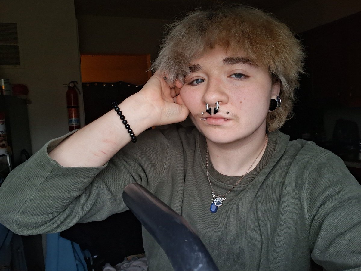 ⛓️ east bun ☆ ! LULU'S #1 FAN | SILLY DAY tweet media