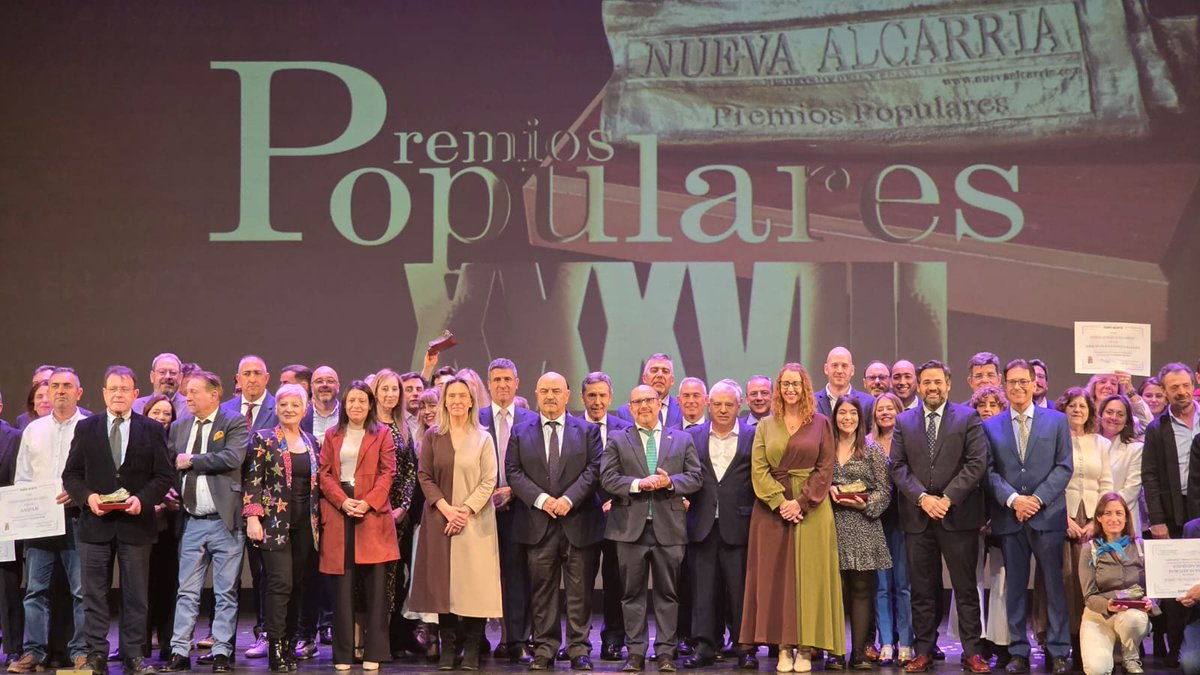 Sara_SimonA's tweet photo. Acompañando a @nuevaalcarria en la entrega de sus Premios Populares, que son buena muestra de todo lo que somos y hacemos en Guadalajara. Mi gratitud y reconocimiento a las personas y entidades reconocidas en una gala especial gracias a las actuaciones de @TeatroSaleGuada https://t.co/dw5tuGUZNU