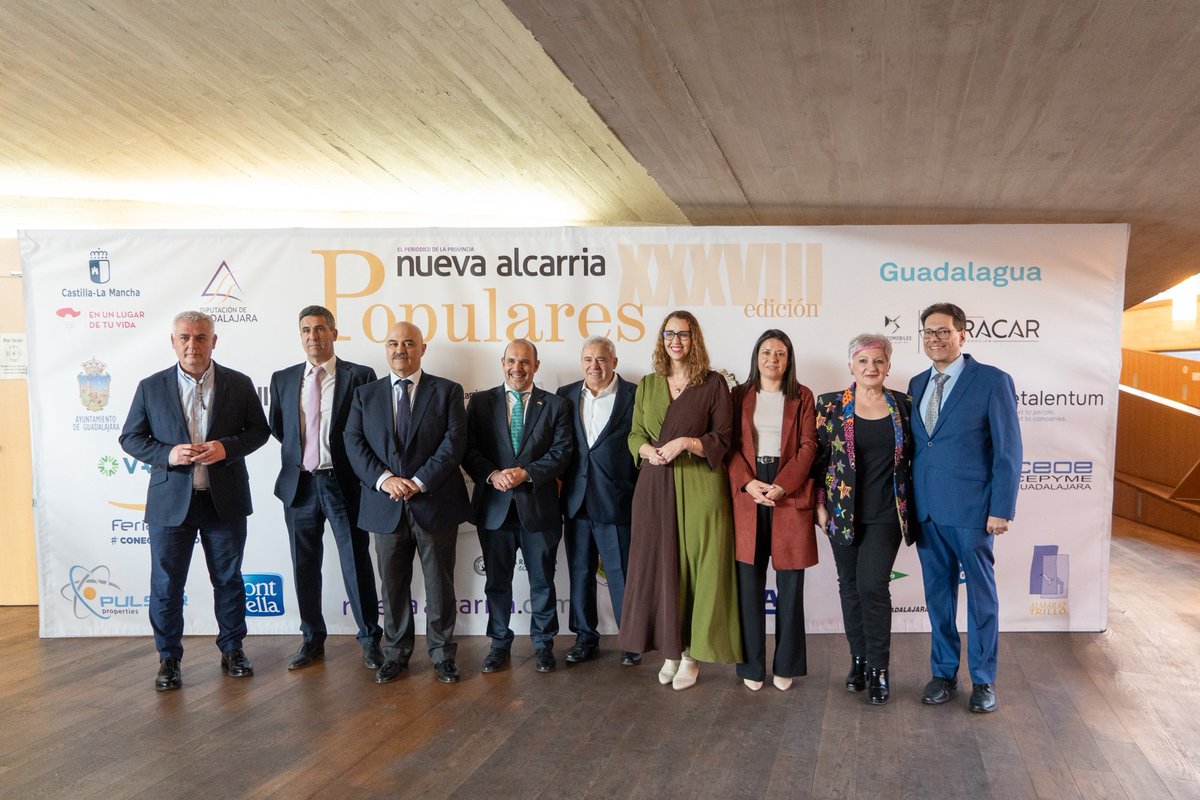 Sara_SimonA's tweet photo. Acompañando a @nuevaalcarria en la entrega de sus Premios Populares, que son buena muestra de todo lo que somos y hacemos en Guadalajara. Mi gratitud y reconocimiento a las personas y entidades reconocidas en una gala especial gracias a las actuaciones de @TeatroSaleGuada https://t.co/dw5tuGUZNU