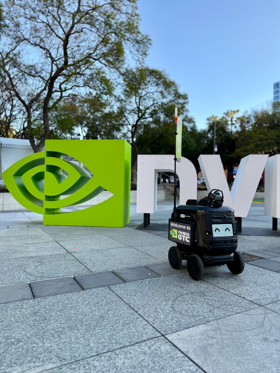 Robotcom tweet media