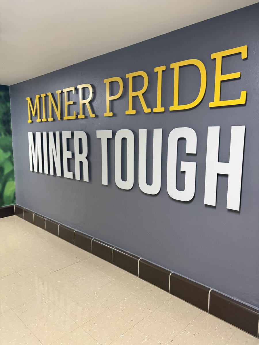 RossAuston1's tweet photo. Had a great time at @Miners_FB 
Thank you @CoachHudsonMST for having me out‼️ https://t.co/ZQX2t4UZtB
