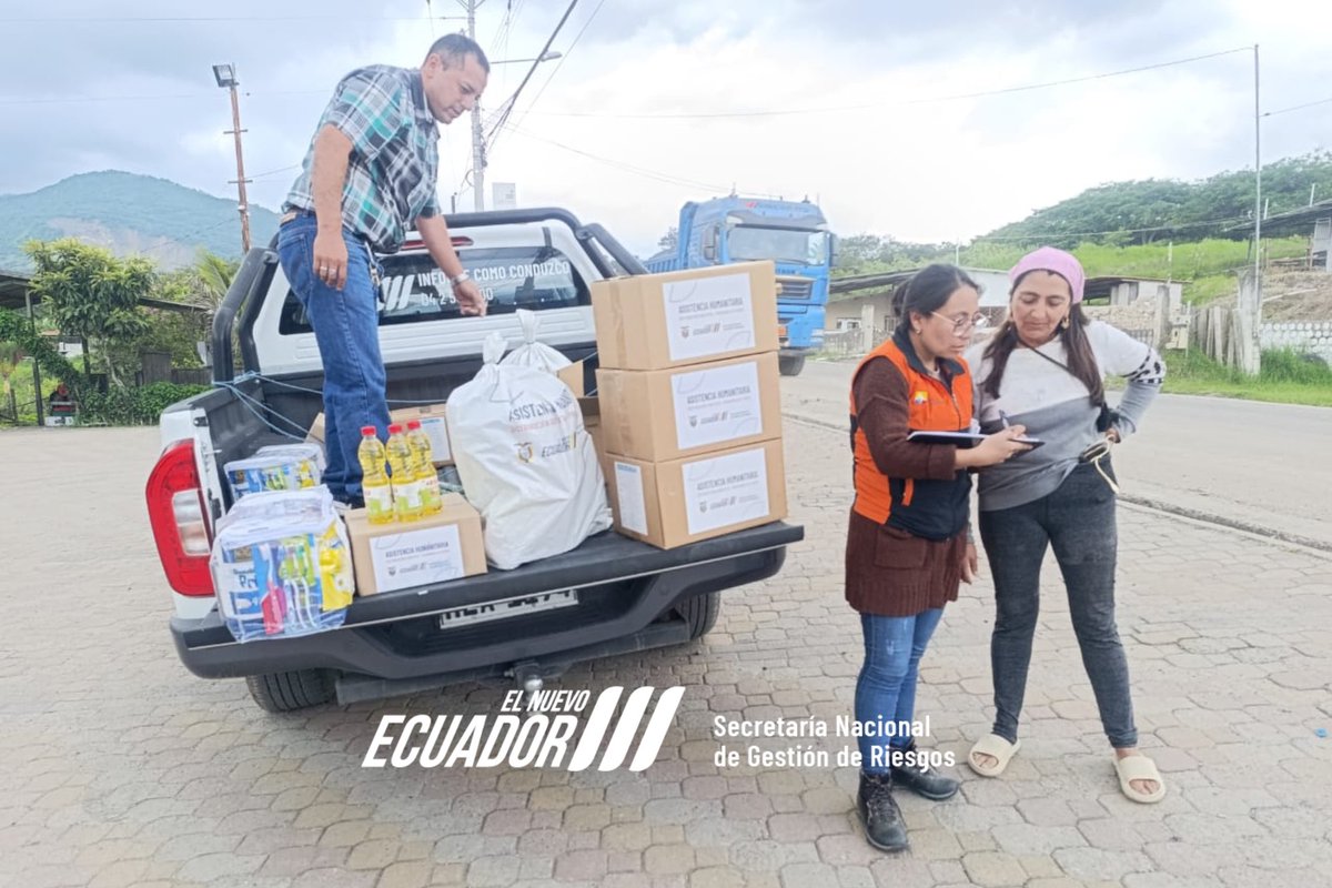 Riesgos_Ec's tweet photo. 📍#Azuay | #Girón

Tras las lluvias registradas en el cantón Girón se reportaron afectaciones en los sectores de Lentag y Pambadel en donde se mantienen activos dos alojamientos temporales.

El Gobierno Nacional, liderado por el presidente Daniel Noboa, está junto a la gente.

A través de la Secretaría Nacional de Gestión de Riesgos, atendemos con asistencia humanitaria a las familias afectadas y damnificadas.

La asistencia fue entregada en:

🟪 Sector Lentag
🟪 Sector Pambadel

Seguimos en territorio, acompañando a nuestra gente y protegiendo vidas. 🇪🇨💜

@Presidencia_Ec
@CaroLozanoHaro 
@goberazuay 

#ElNuevoEcuador